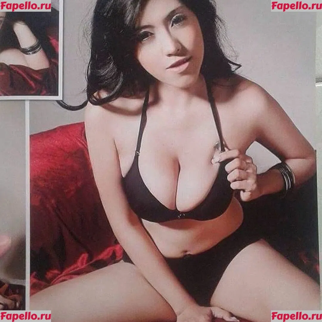 Aungsumalyn Onlyfans Photo Gallery 