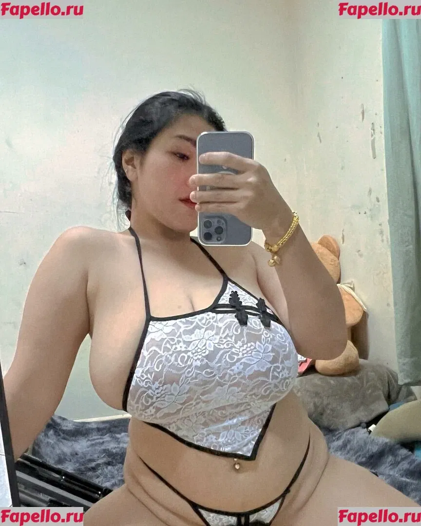 Aungsumalyn Onlyfans Photo Gallery 