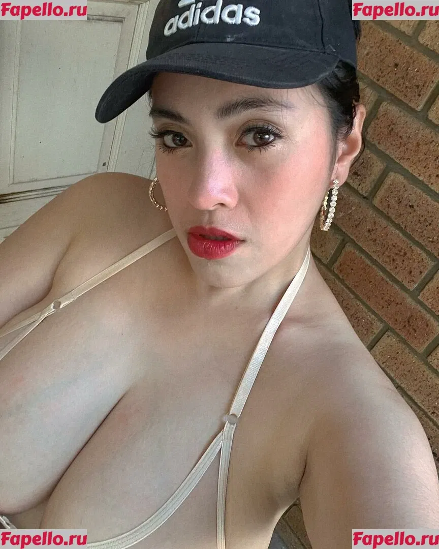 Aungsumalyn Onlyfans Photo Gallery 
