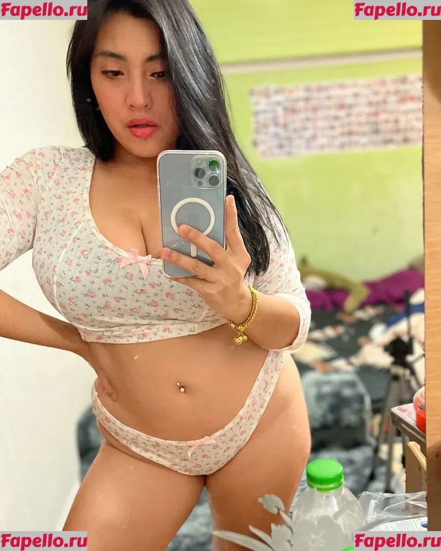 Aungsumalyn Onlyfans Photo Gallery 