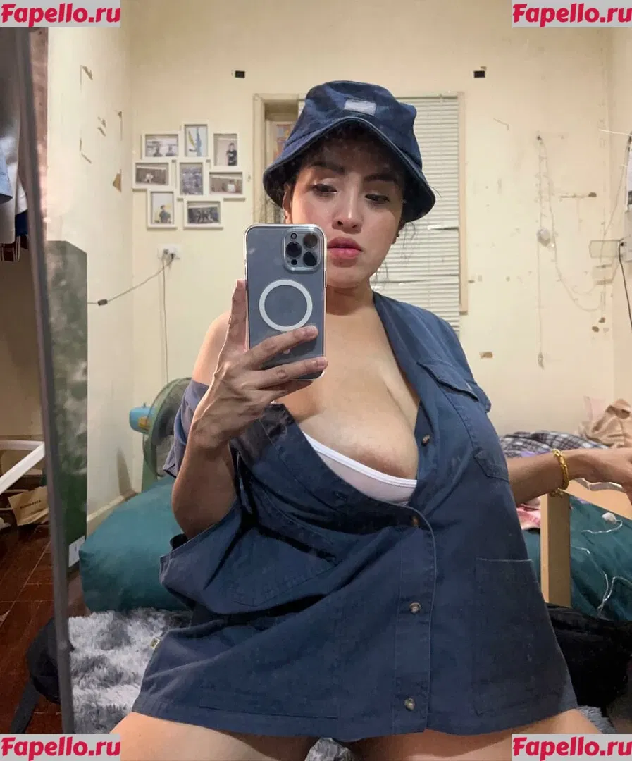 Aungsumalyn Onlyfans Photo Gallery 