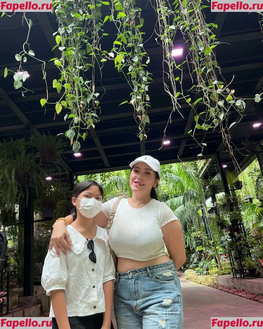 Aungsumalyn Onlyfans Photo Gallery 