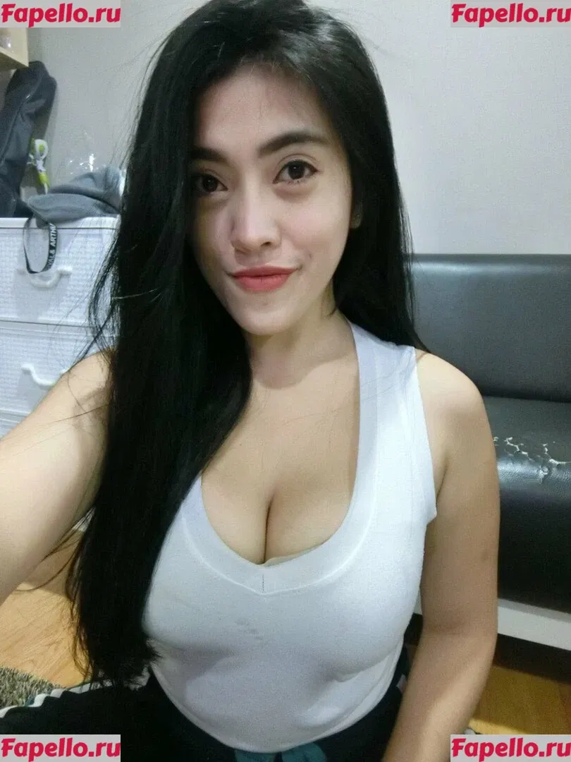 Aungsumalyn Onlyfans Photo Gallery 