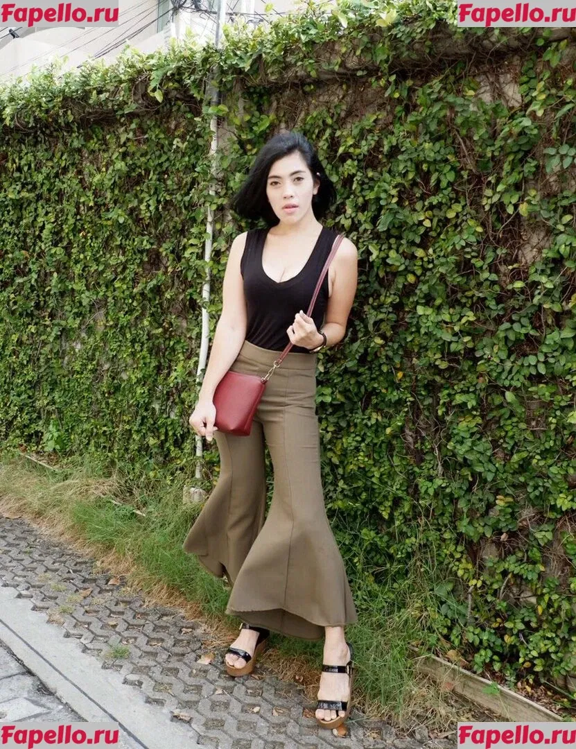 Aungsumalyn Onlyfans Photo Gallery 