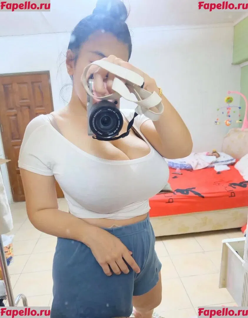 Aungsumalyn Onlyfans Photo Gallery 