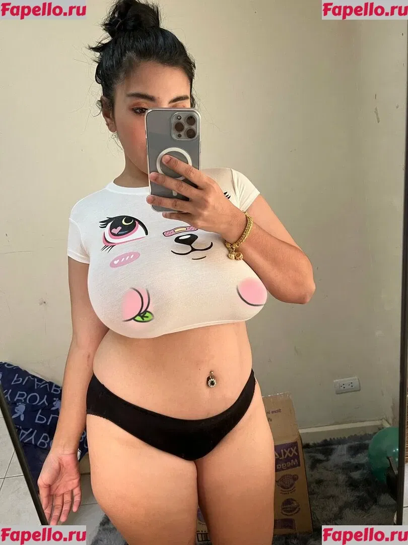 Aungsumalyn Onlyfans Photo Gallery 
