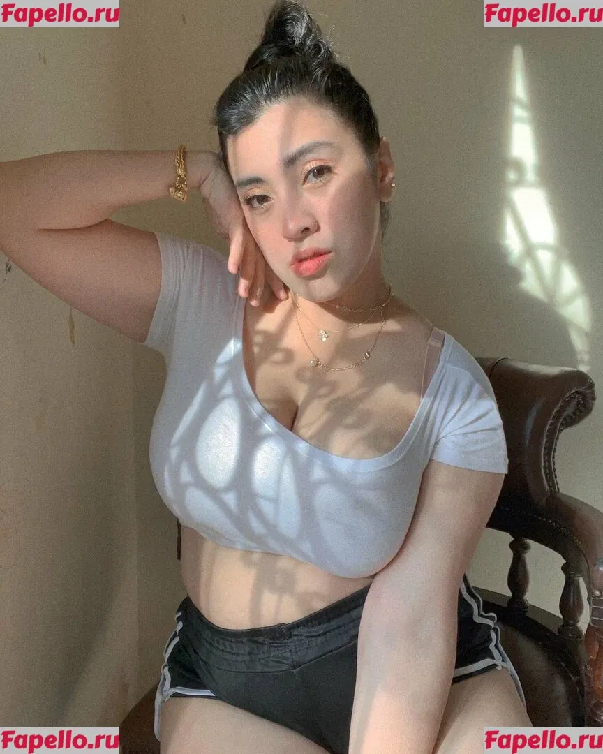 Aungsumalyn Onlyfans Photo Gallery 