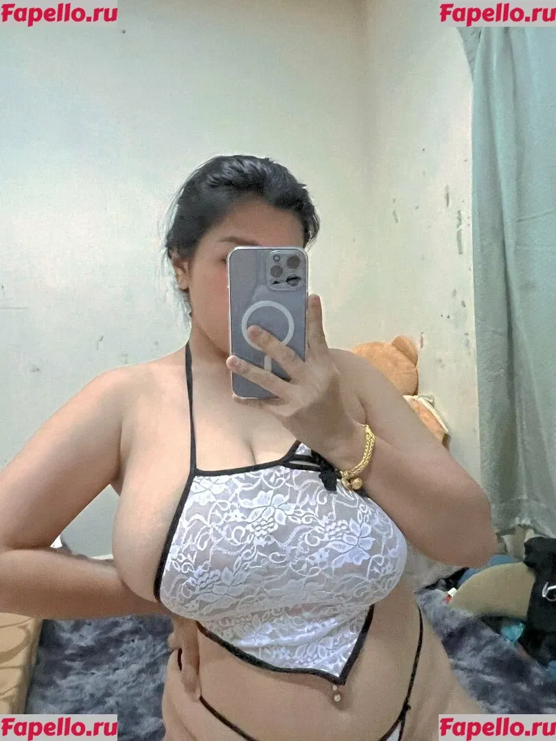 Aungsumalyn Onlyfans Photo Gallery 