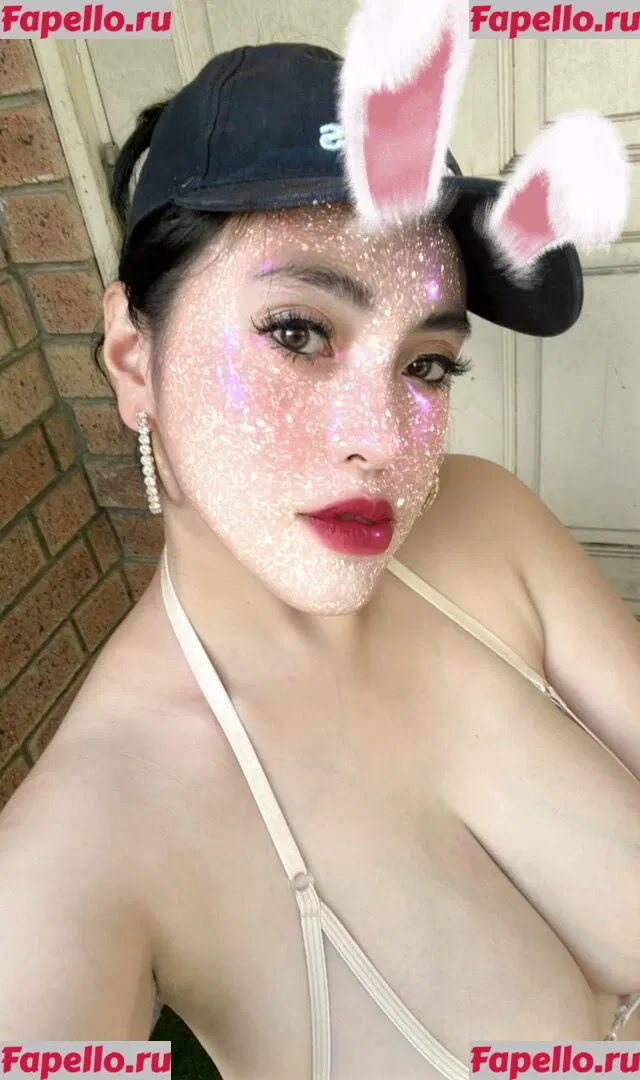 Aungsumalyn Onlyfans Photo Gallery 