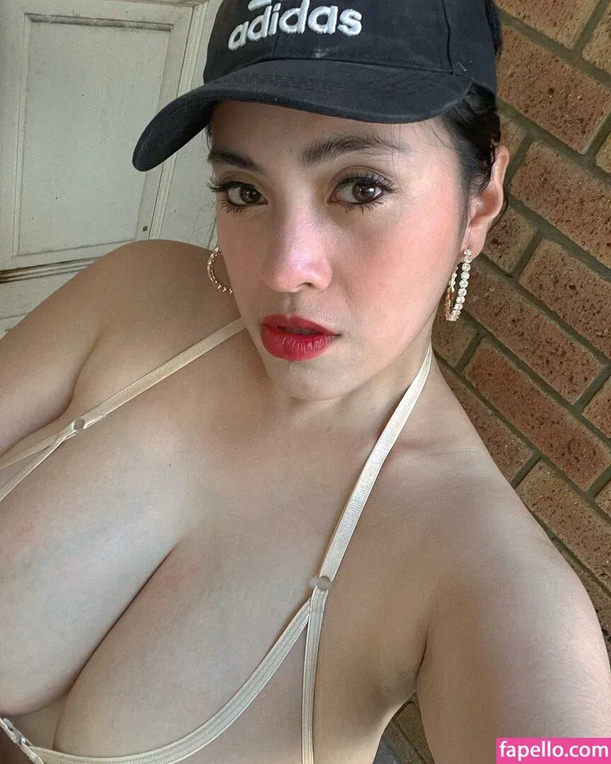 Aungsumalyn Onlyfans Photo Gallery 