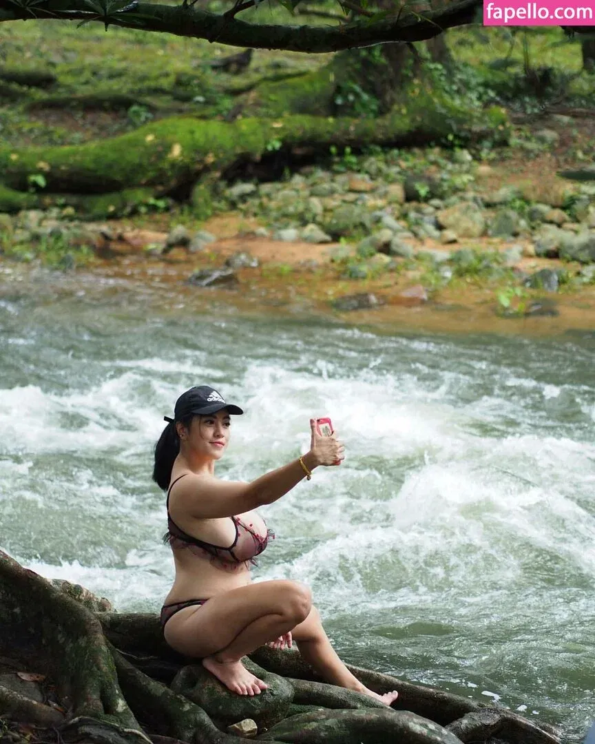 Aungsumalyn Onlyfans Photo Gallery 