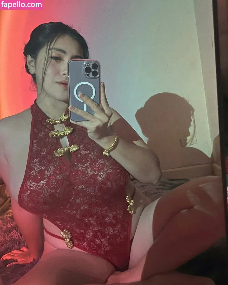 Aungsumalyn Onlyfans Photo Gallery 