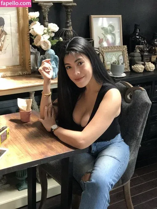 Aungsumalyn Onlyfans Photo Gallery 