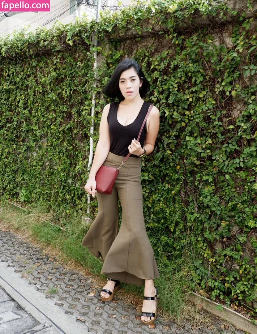 Aungsumalyn Onlyfans Photo Gallery 