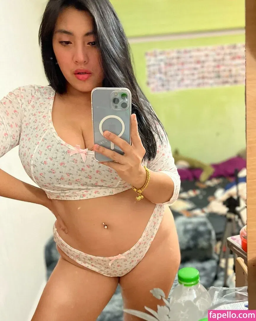 Aungsumalyn Onlyfans Photo Gallery 