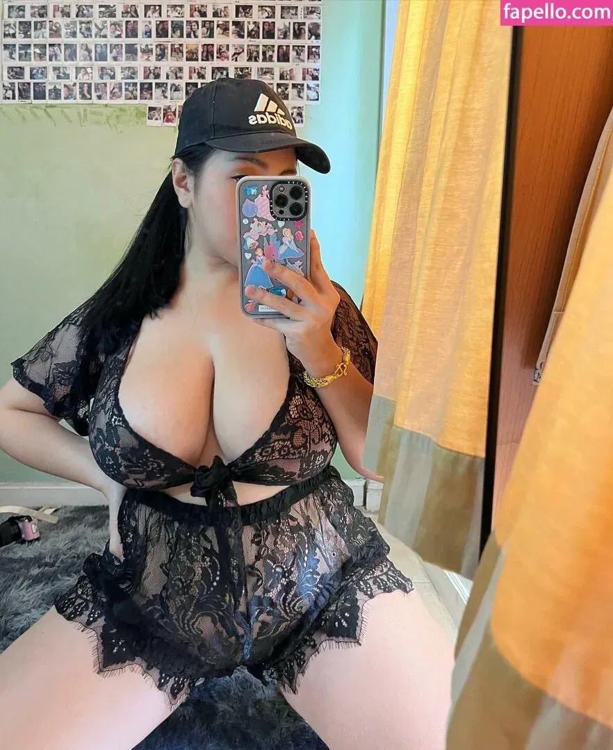 Aungsumalyn Onlyfans Photo Gallery 