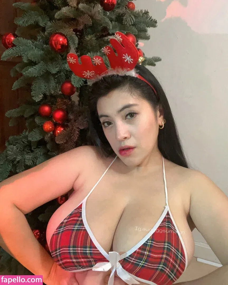 Aungsumalyn Onlyfans Photo Gallery 