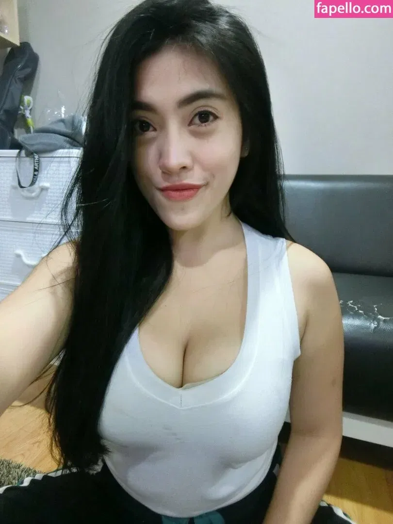 Aungsumalyn Onlyfans Photo Gallery 