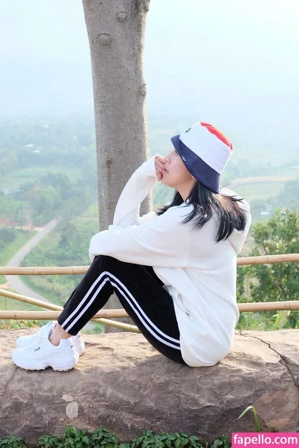 Aungsumalyn Onlyfans Photo Gallery 