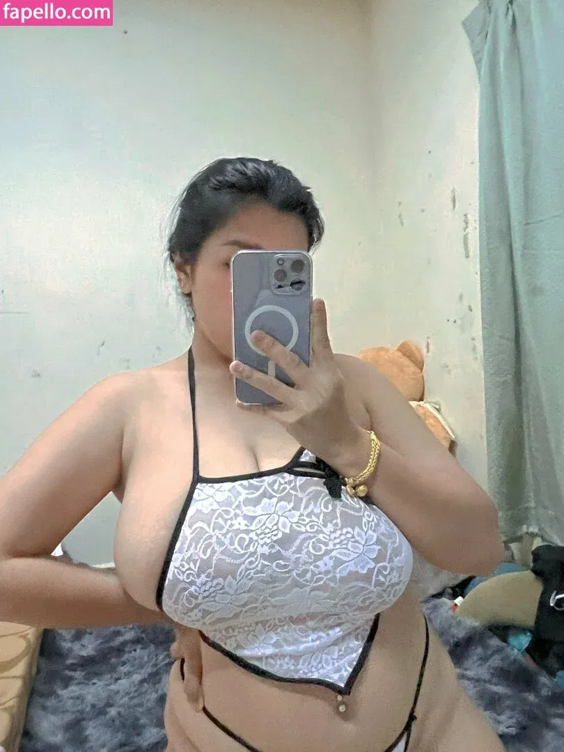 Aungsumalyn Onlyfans Photo Gallery 