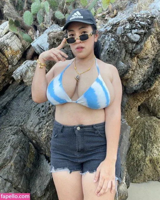 Aungsumalyn Onlyfans Photo Gallery 