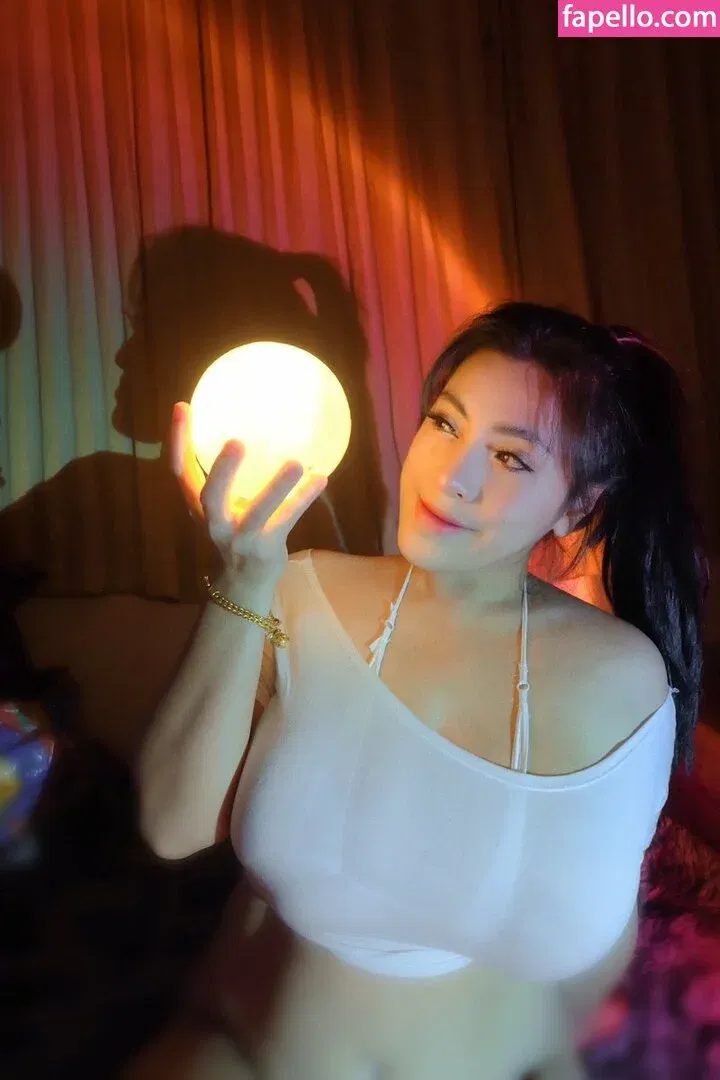 Aungsumalyn Onlyfans Photo Gallery 