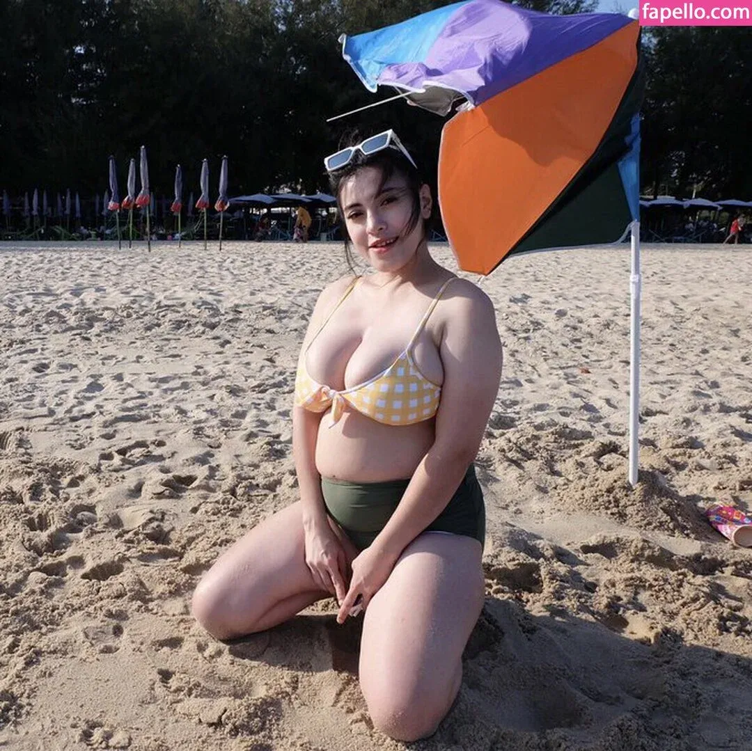 Aungsumalyn Onlyfans Photo Gallery 