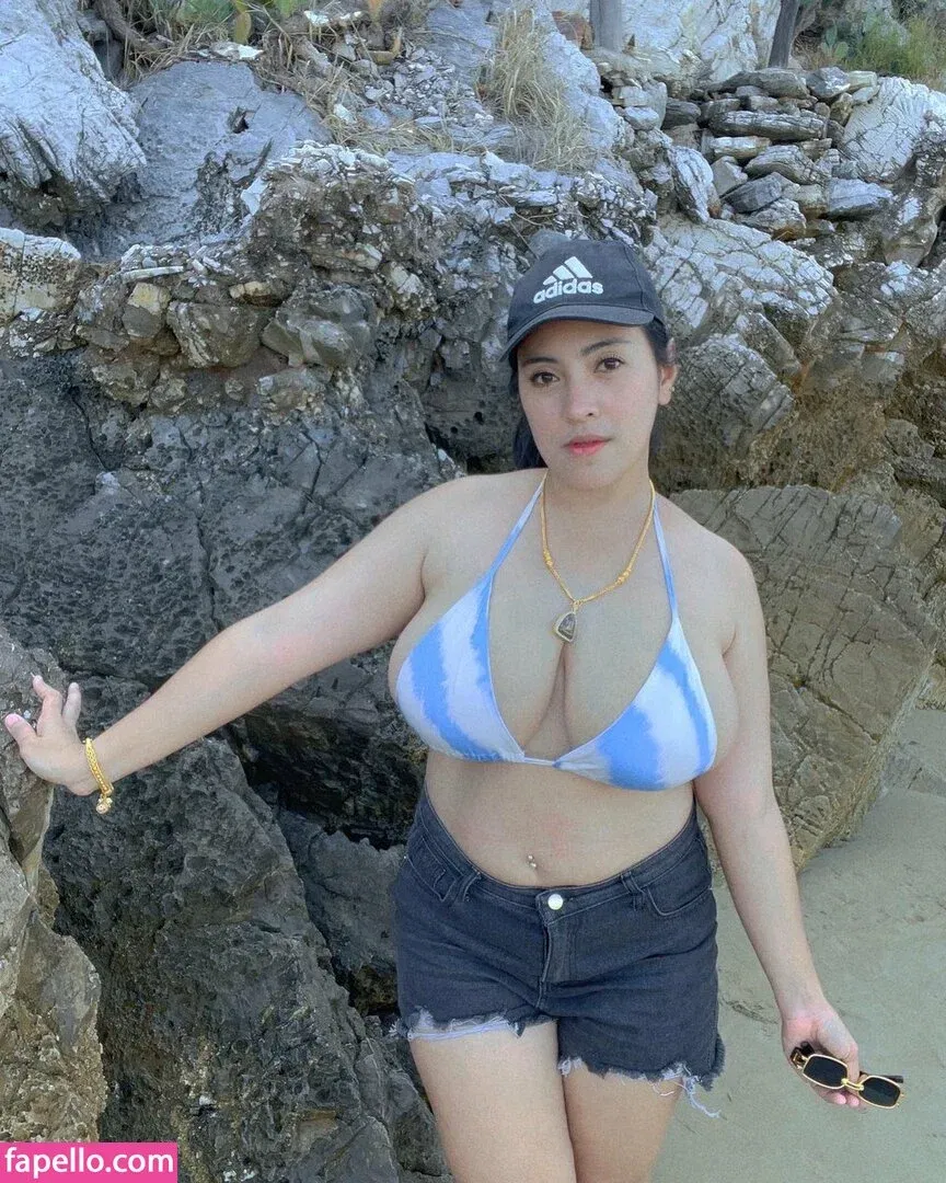 Aungsumalyn Onlyfans Photo Gallery 