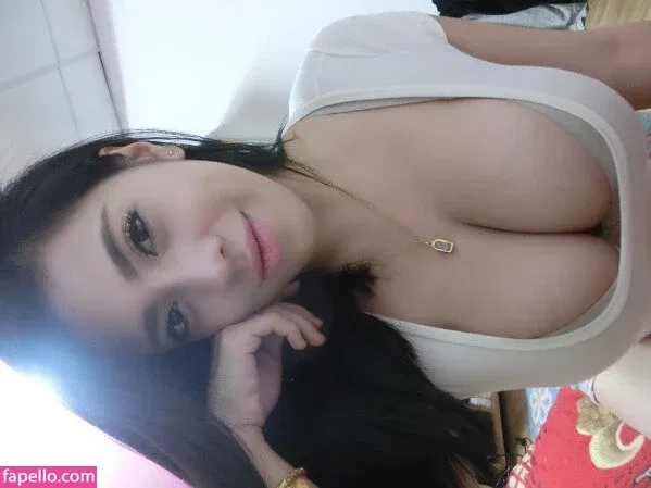 Aungsumalyn Onlyfans Photo Gallery 