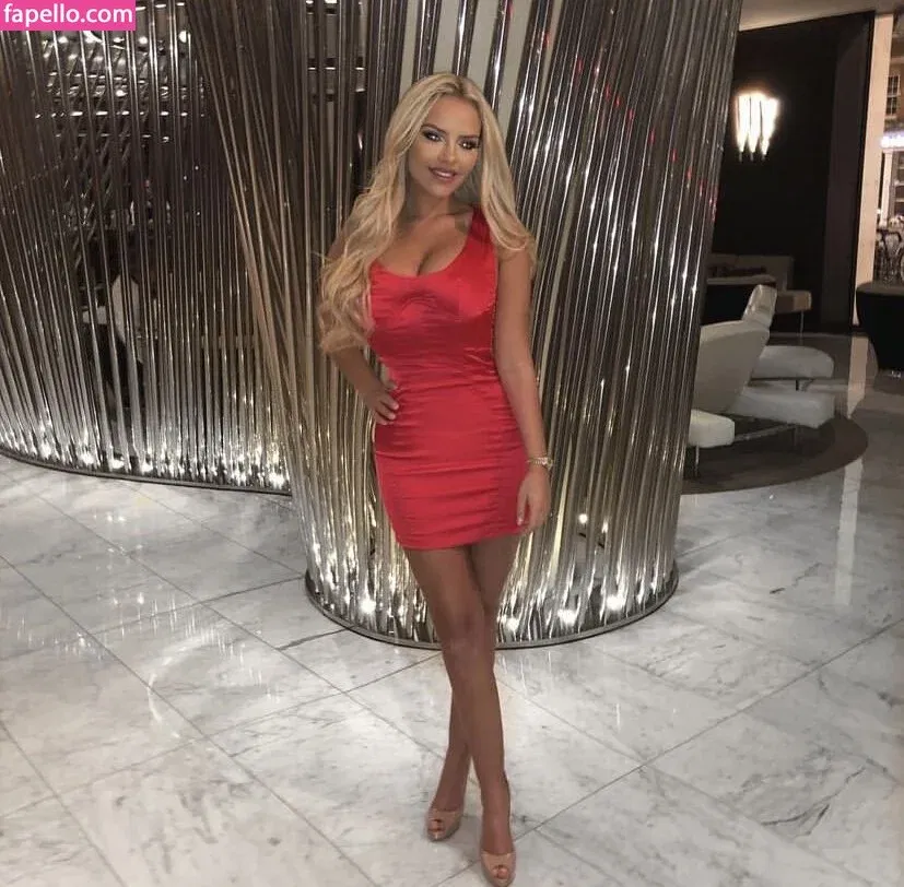 Becca Medlin Onlyfans Photo Gallery 