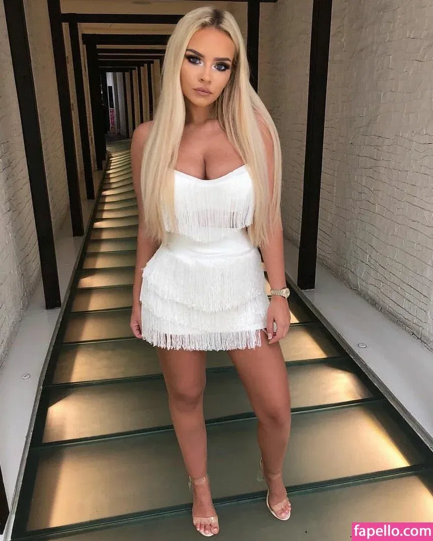 Becca Medlin Onlyfans Photo Gallery 