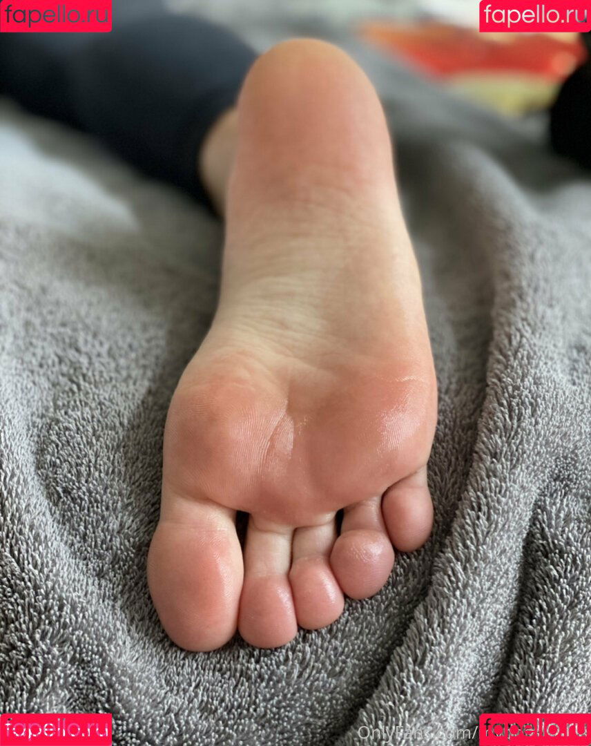 myposedtoes Onlyfans Photo Gallery 