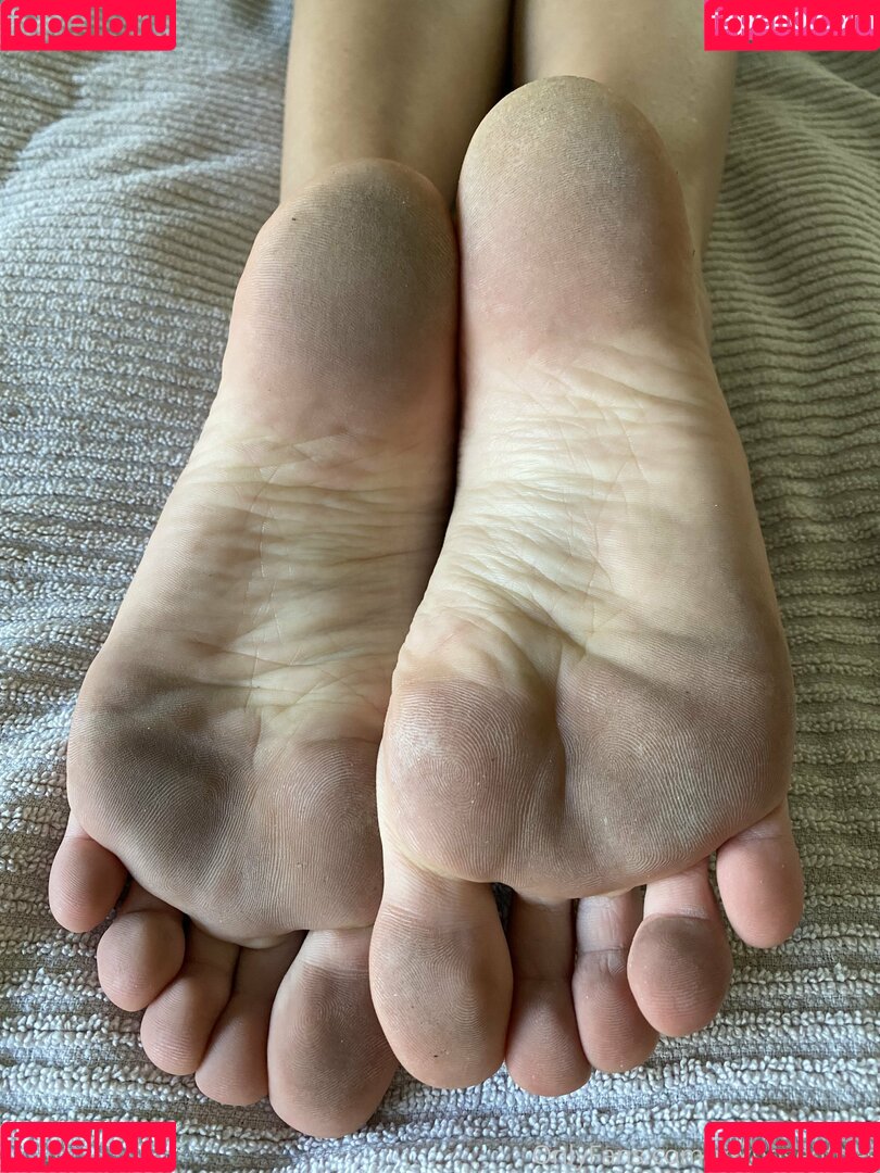 myposedtoes Onlyfans Photo Gallery 