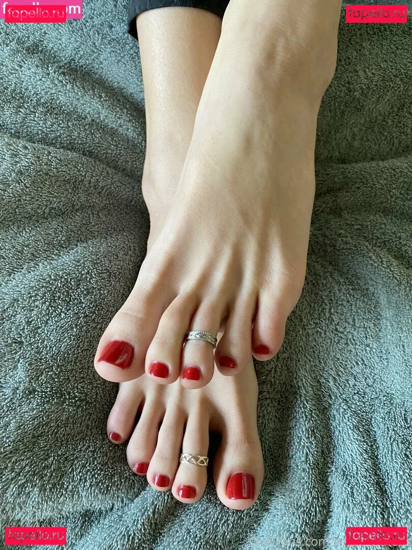 myposedtoes Onlyfans Photo Gallery 