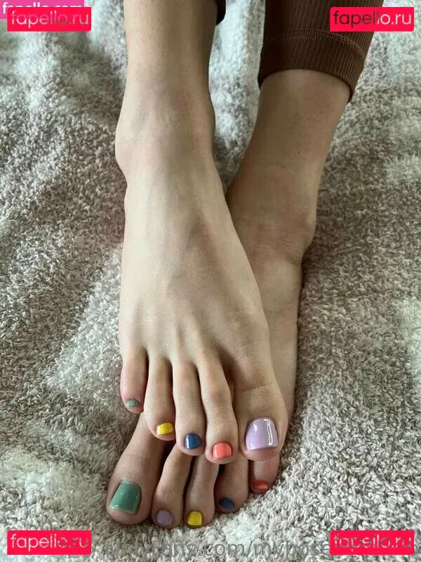 myposedtoes Onlyfans Photo Gallery 