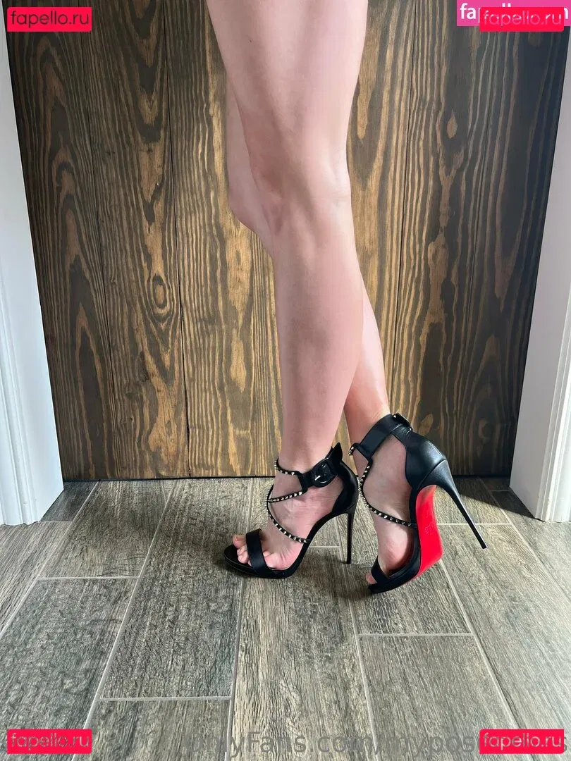 myposedtoes Onlyfans Photo Gallery 