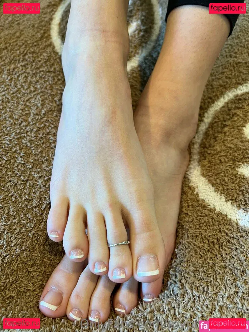 myposedtoes Onlyfans Photo Gallery 