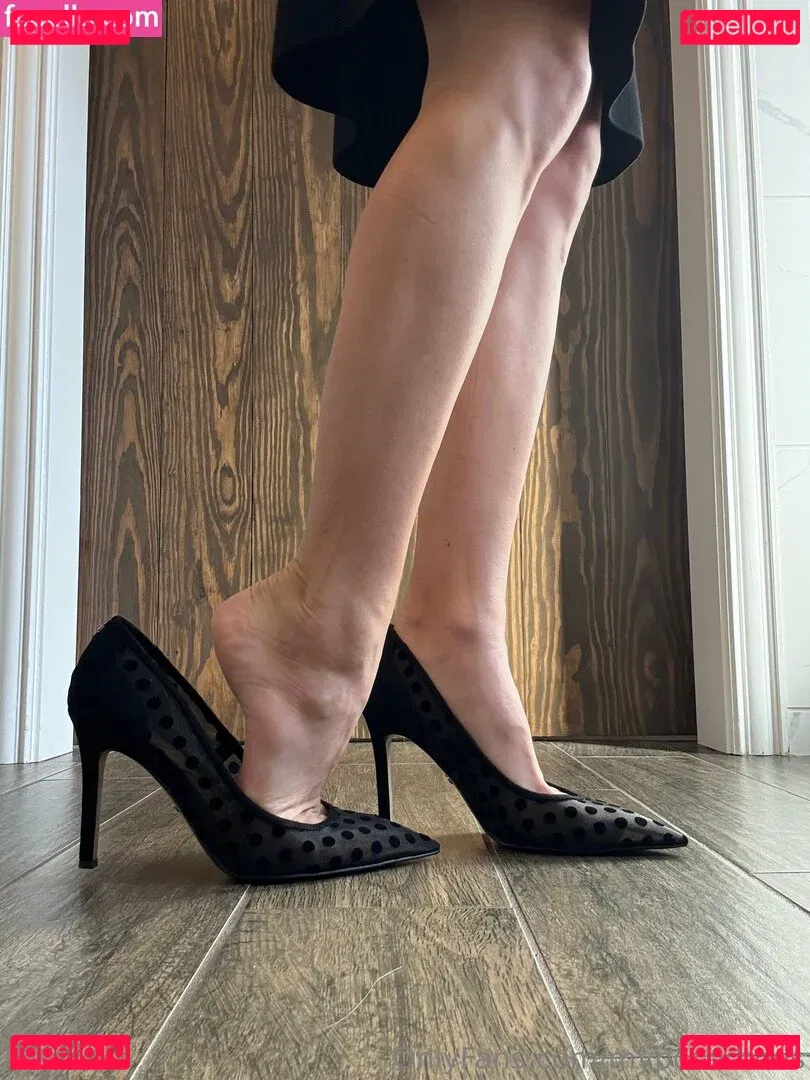 myposedtoes Onlyfans Photo Gallery 