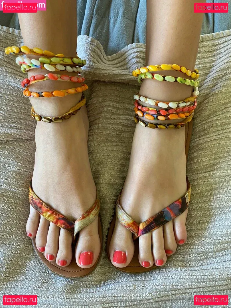 myposedtoes Onlyfans Photo Gallery 