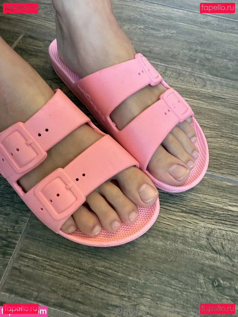 myposedtoes Onlyfans Photo Gallery 
