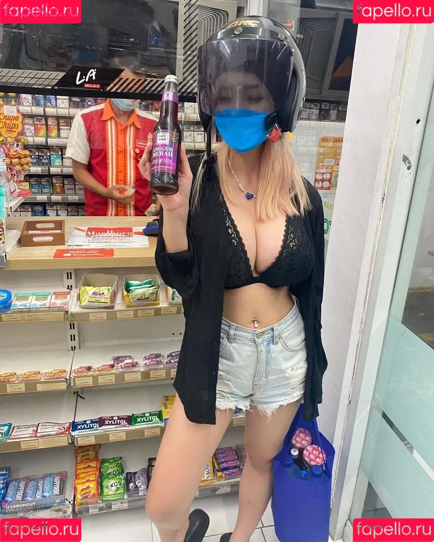 Anastasya Khosasih Onlyfans Photo Gallery 