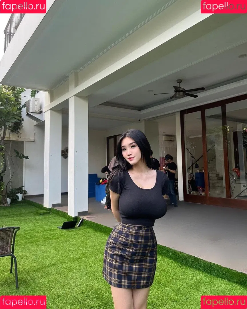 Anastasya Khosasih Onlyfans Photo Gallery 