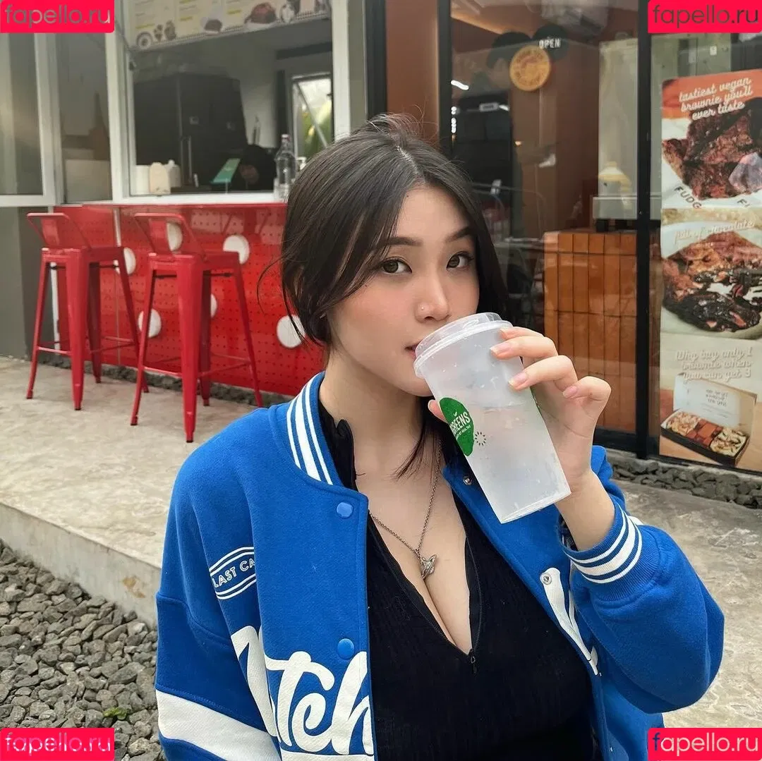 Anastasya Khosasih Onlyfans Photo Gallery 