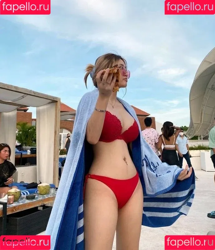 Anastasya Khosasih Onlyfans Photo Gallery 