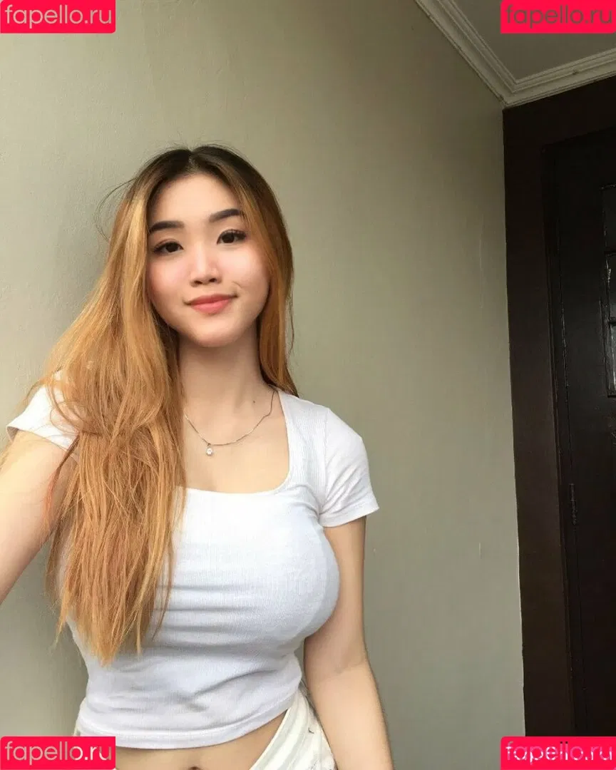 Anastasya Khosasih Onlyfans Photo Gallery 
