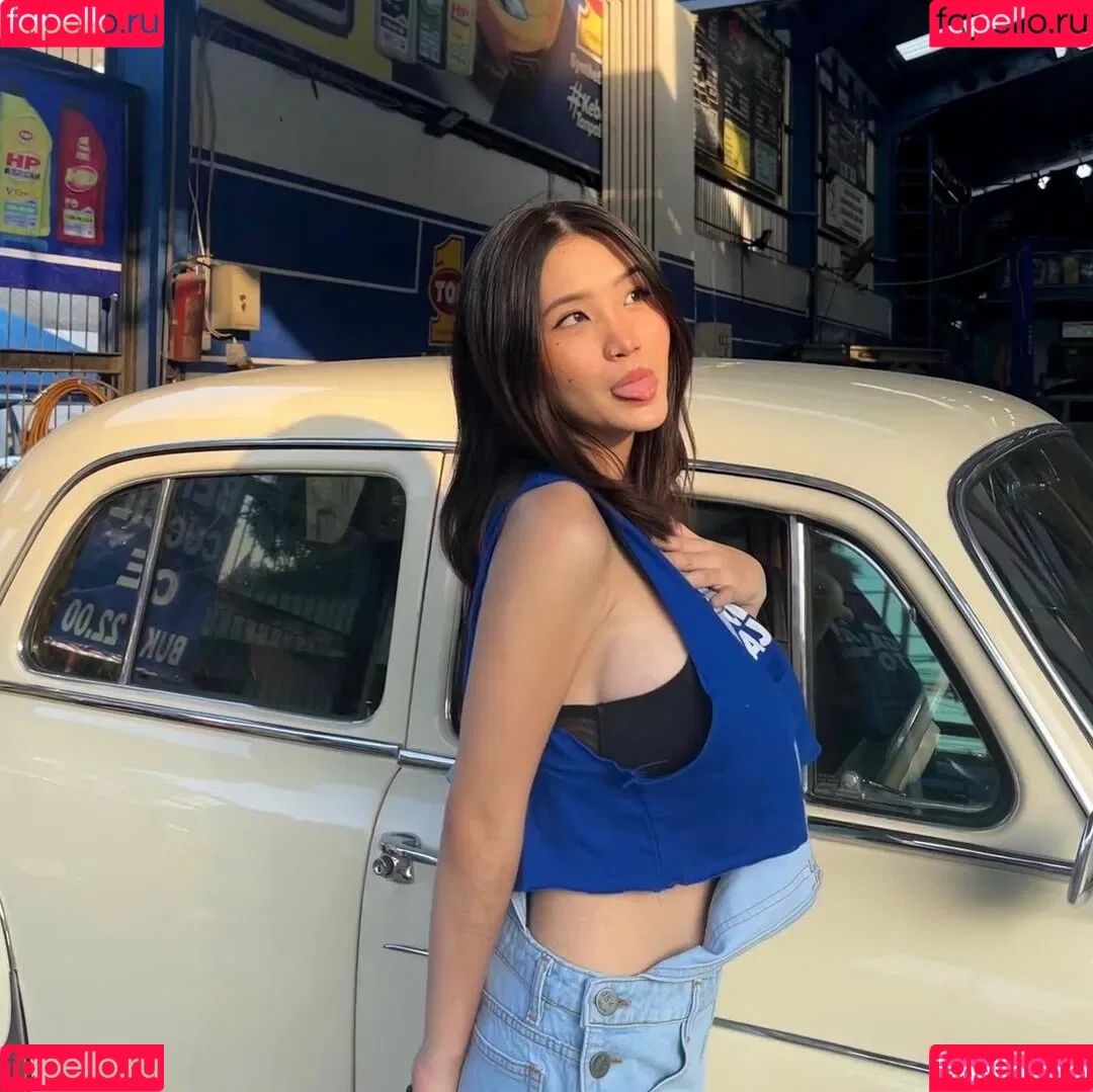 Anastasya Khosasih Onlyfans Photo Gallery 