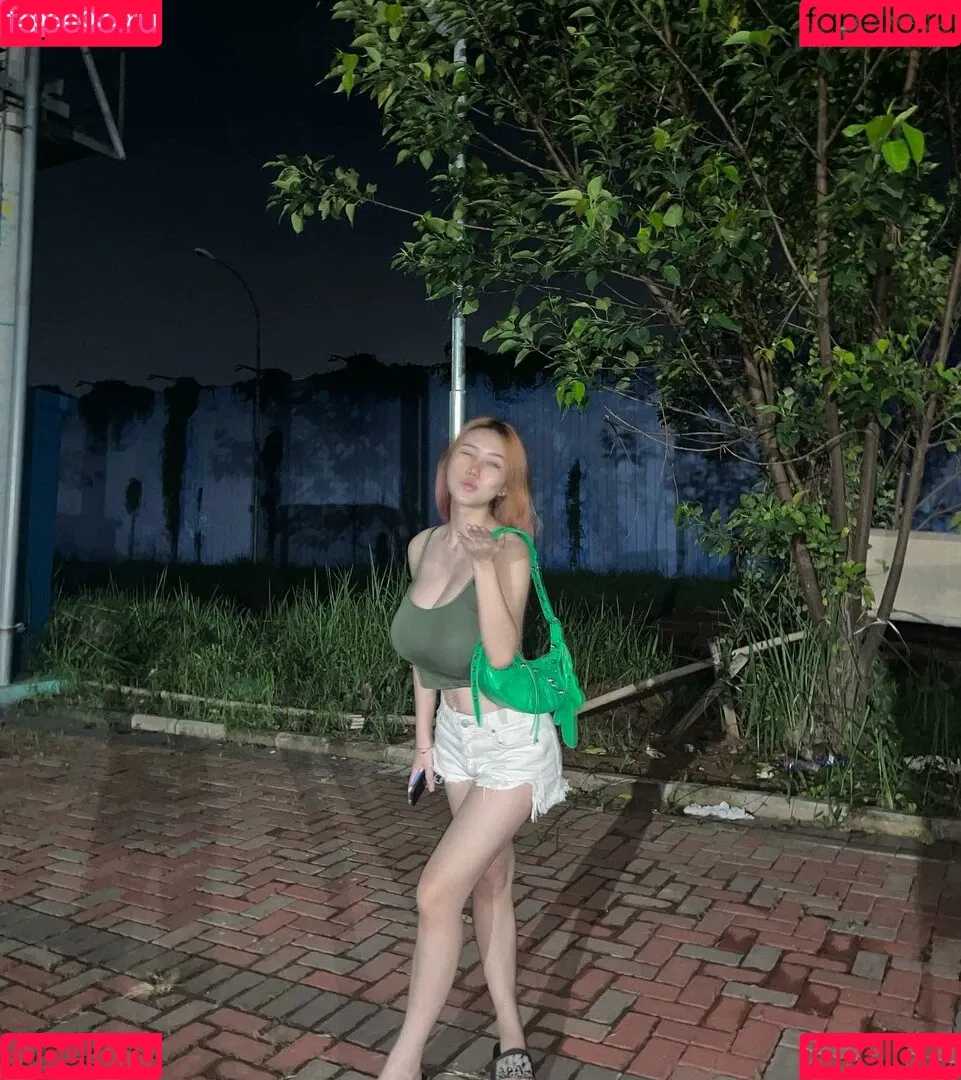 Anastasya Khosasih Onlyfans Photo Gallery 