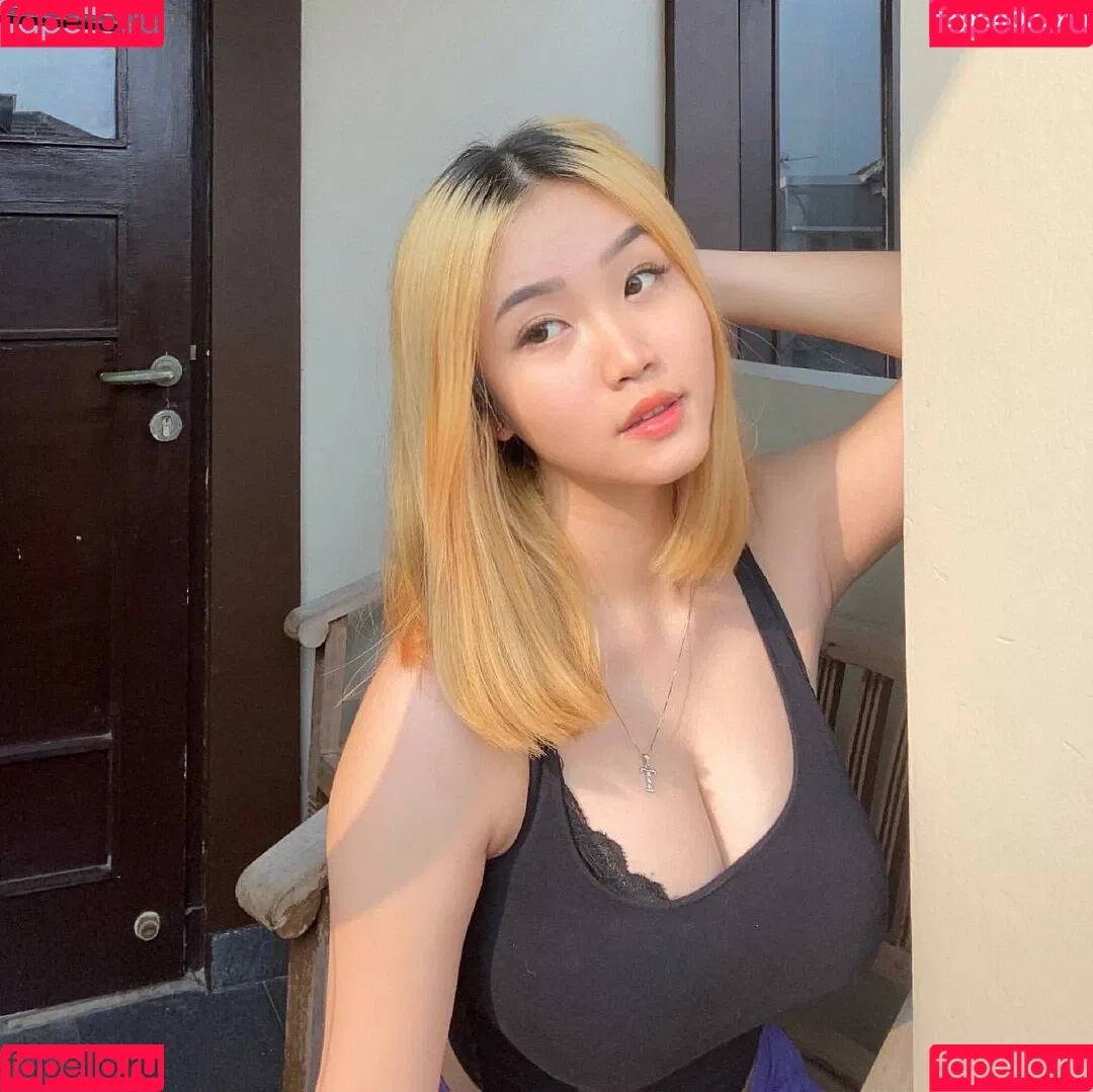 Anastasya Khosasih Onlyfans Photo Gallery 