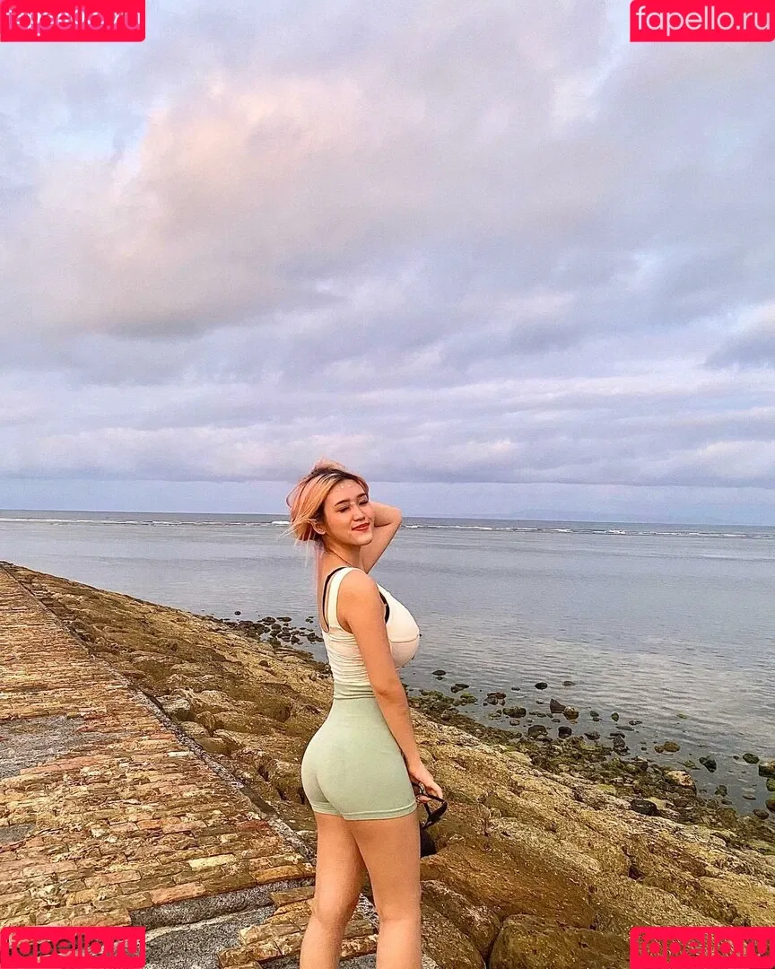 Anastasya Khosasih Onlyfans Photo Gallery 