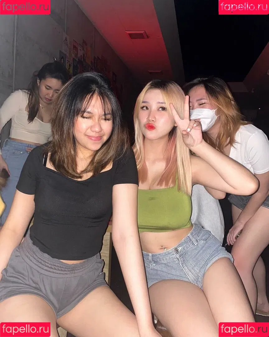 Anastasya Khosasih Onlyfans Photo Gallery 